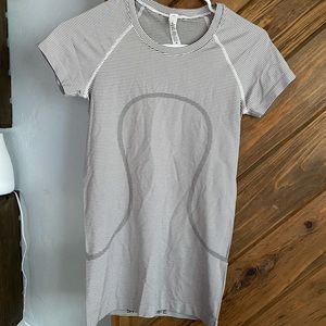 Lululemon - Swiftly Tech Short Sleeve